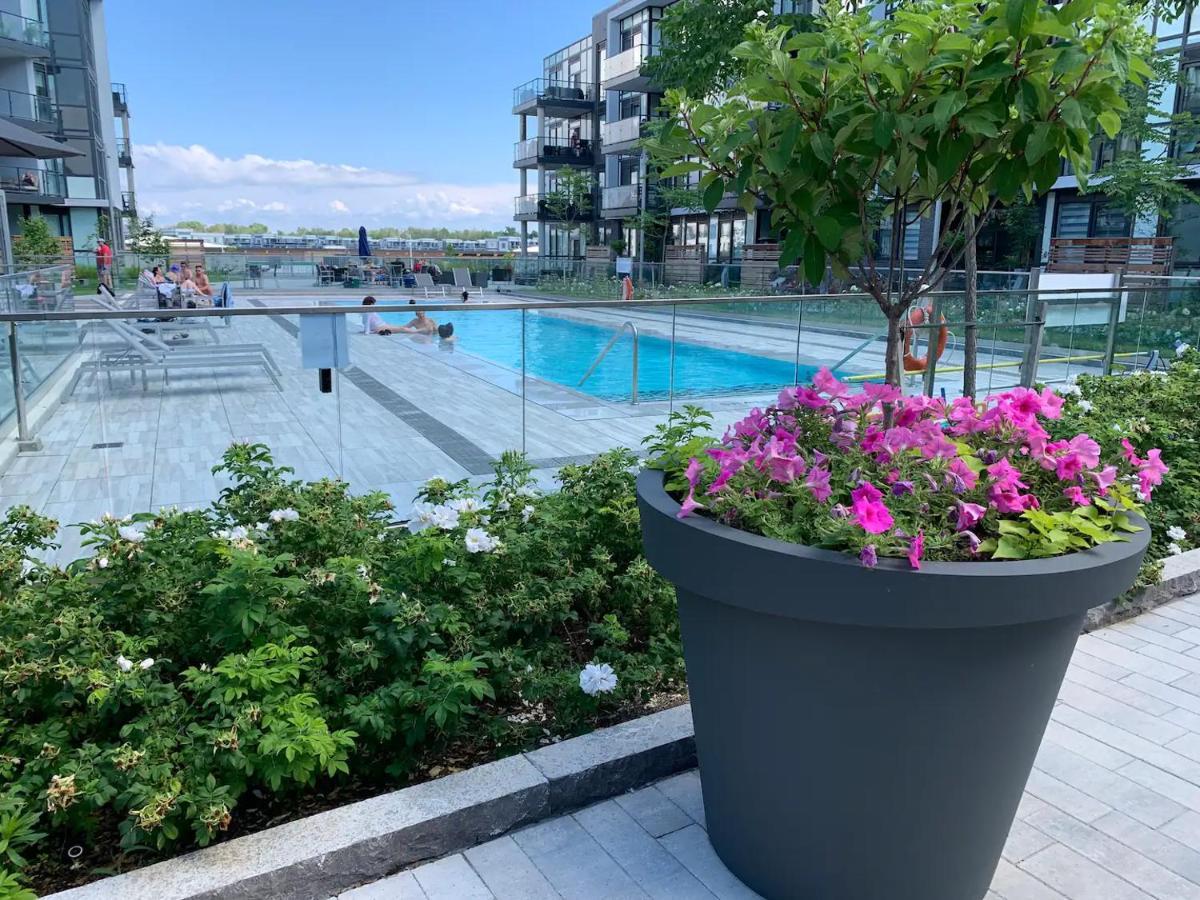 Pet Friendly Condos At Friday Harbour Innisfil Kültér fotó
