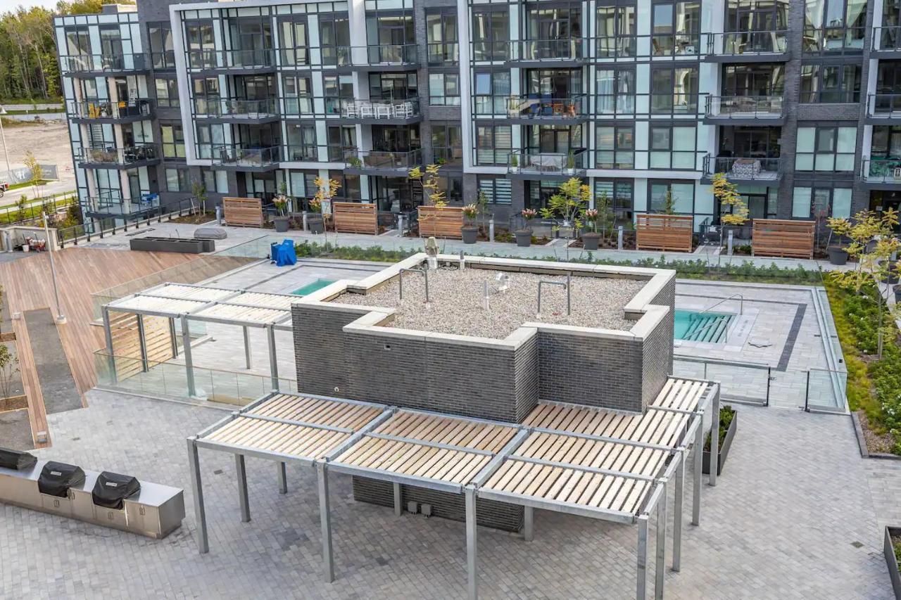 Pet Friendly Condos At Friday Harbour Innisfil Kültér fotó