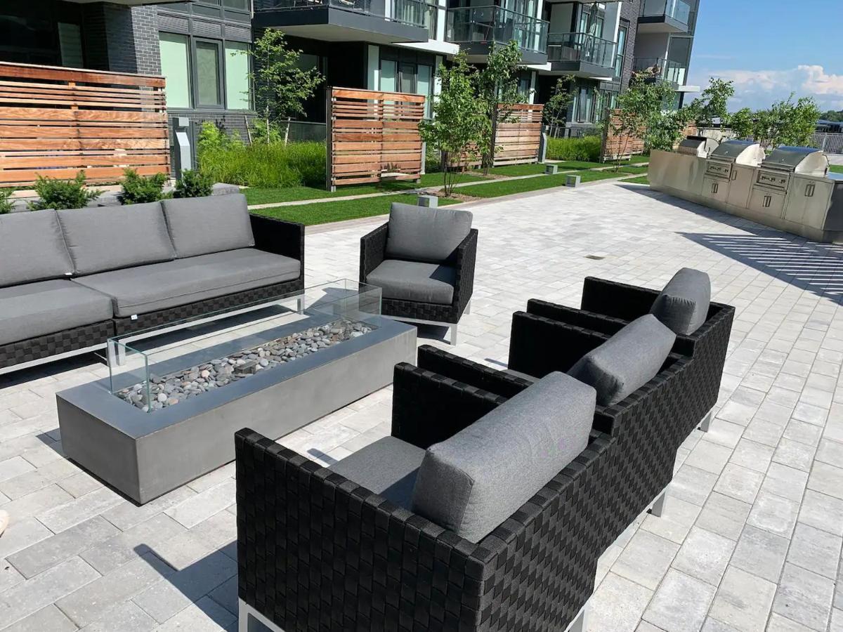 Pet Friendly Condos At Friday Harbour Innisfil Kültér fotó