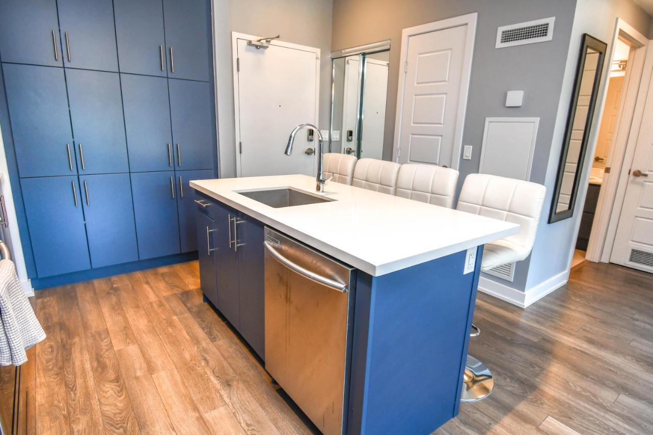 Pet Friendly Condos At Friday Harbour Innisfil Kültér fotó