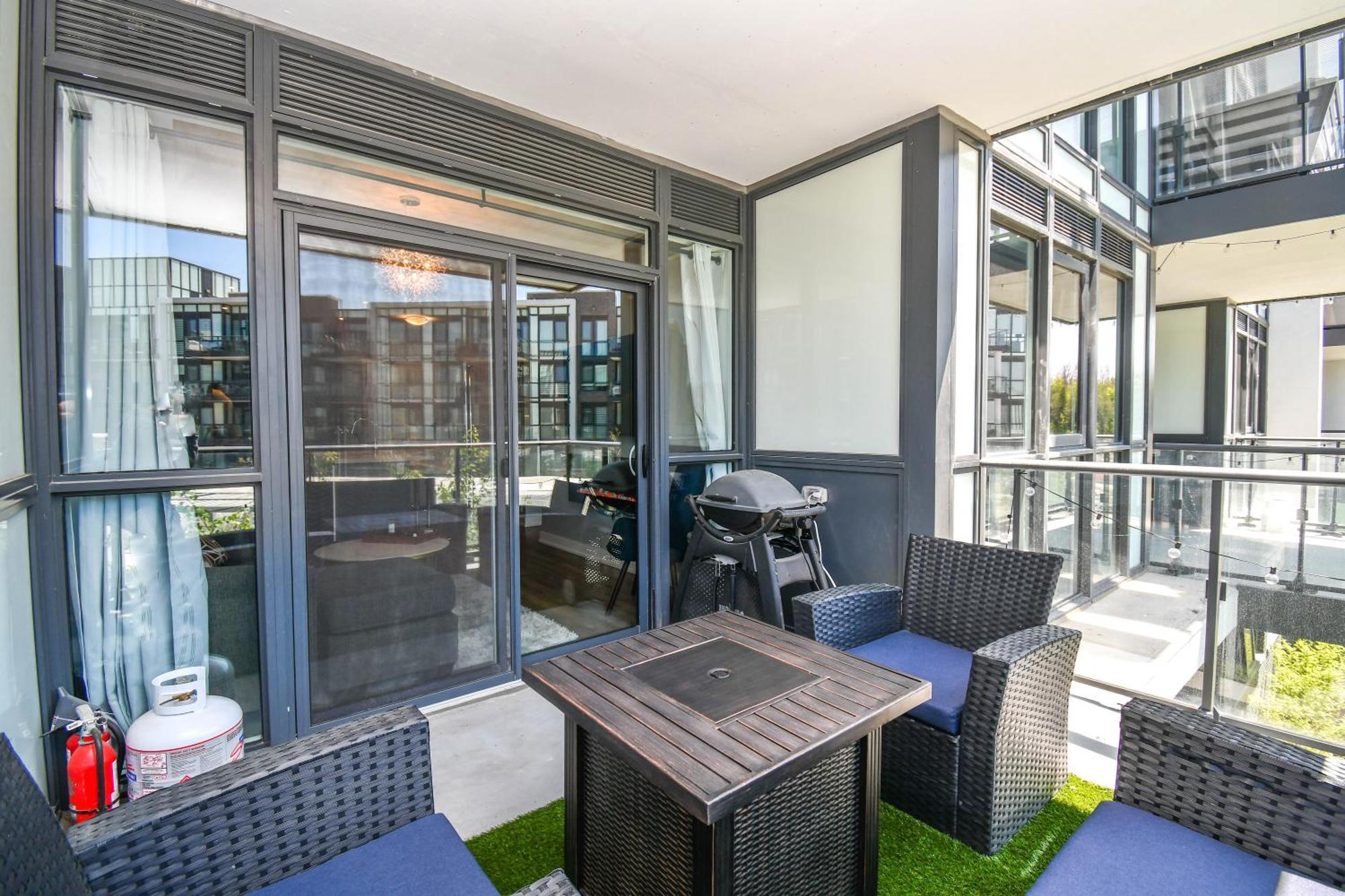 Pet Friendly Condos At Friday Harbour Innisfil Kültér fotó