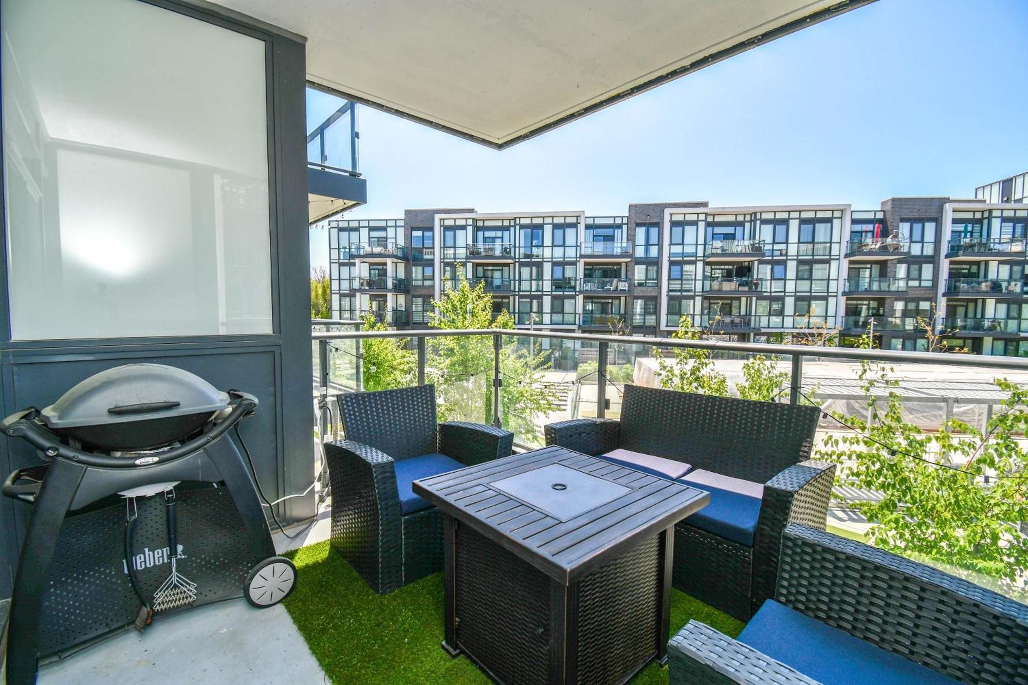 Pet Friendly Condos At Friday Harbour Innisfil Kültér fotó